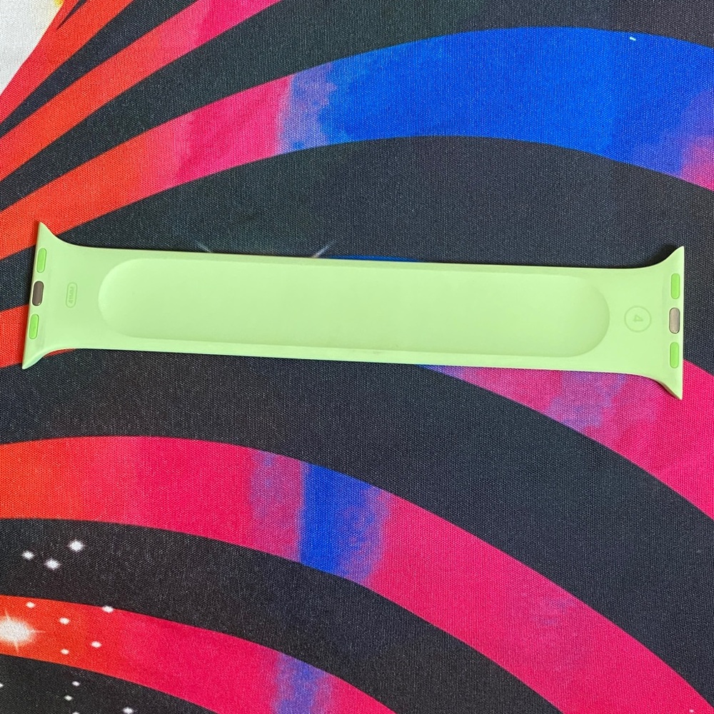 Apple Watch Solo Loop Band - Sprout Green - Size 4, 41mm - Picture 5 of 5